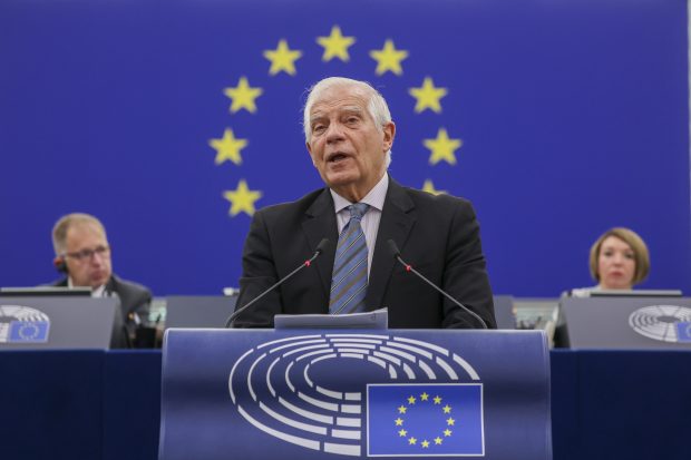 „Cea mai urgentă provocare” este refacerea echipamentului militar, spune șeful diplomației UE