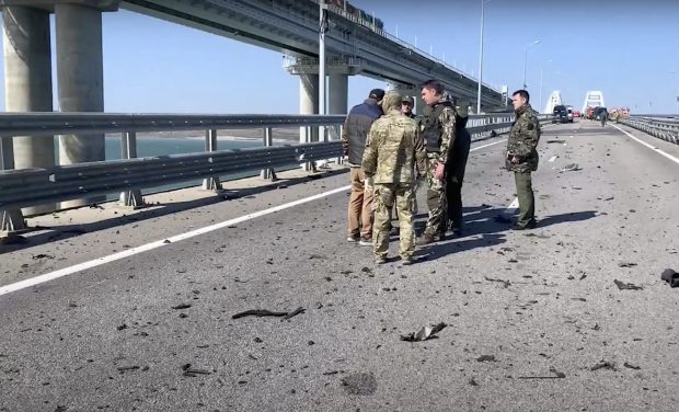 Pedeapsă șocantă din Parlamentului Federației Ruse pentru explozia podului Crimeei: „Să ducem Ucraina în secolul 18 și apoi o refacem”. Cum se vede podul Kerci din spațiu