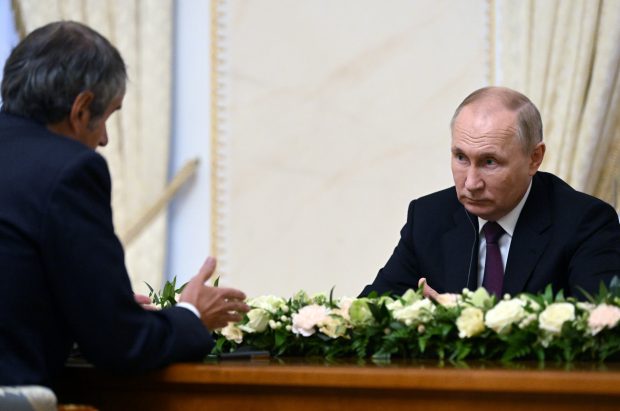 Putin îi spune șefului AIEA că Moscova este „deschisă la dialog” cu privire la situația de la centrala nucleară din Zaporojie
