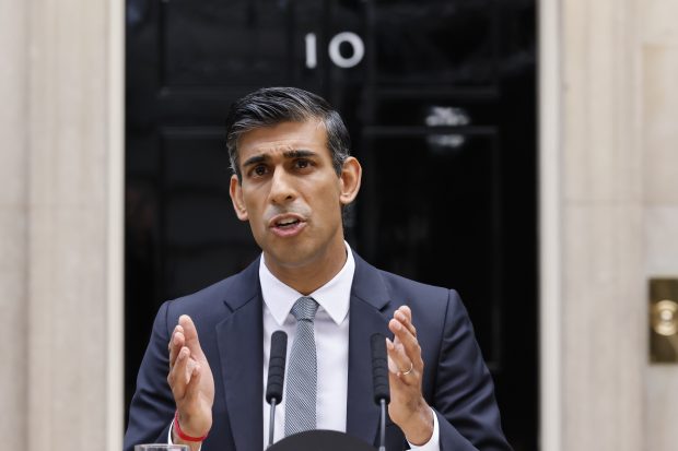 Rishi Sunak promite să îndrepte „greșelile” făcute de Liz Truss, în primul său discurs ca premier britanic. „Voi pune nevoile voastre deasupra politicii”