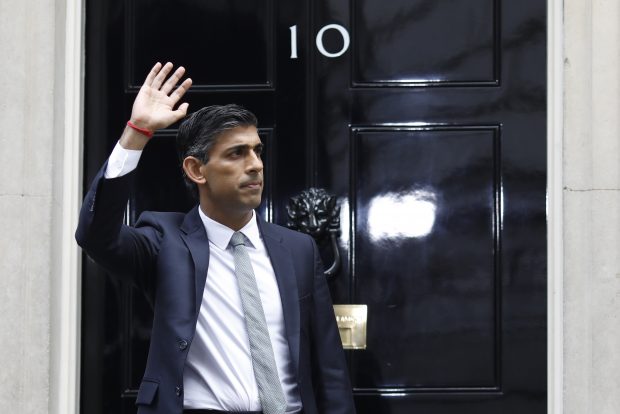 Rishi Sunak, cel mai bogat lider occidental, va locui la 10 Downing Street împreună cu familia, pe durata mandatului său