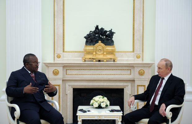 În plin război cu Ucraina, Putin spune că ia în calcul să vândă nave de război Guineei-Bissau