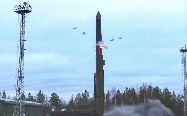 Rusia simulează, în plin război cu Ucraina, un „atac nuclear masiv de ripostă”. Șoigu i-a dat raportul „tovarășului comandant-suprem șef”