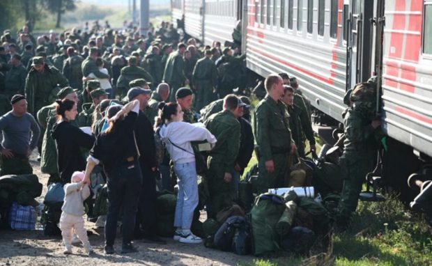 Jumătate dintre mobilizații din Habarovsk, mii de bărbați, s-au întors acasă. Comisarul militar care le-a trimis ordinele a fost demis