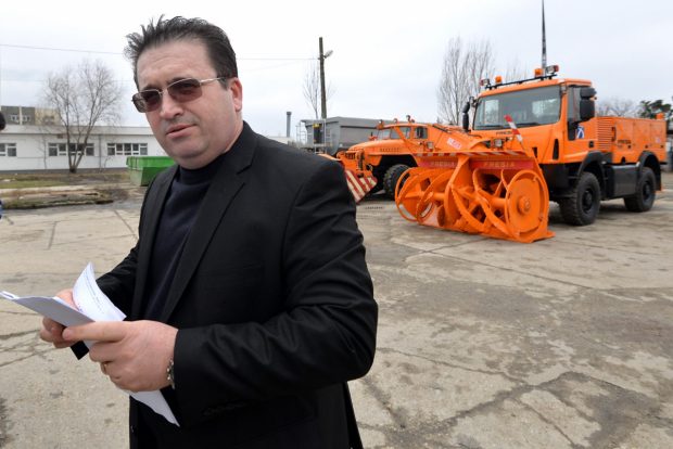 Șef din Compania de Drumuri, arestat preventiv după ce a fost prins de DNA în flagrant. Este acuzat că lua mită pentru a ajuta o firmă cu contracte de deszăpezire