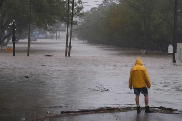 Mii de oameni au fost evacuați de urgență în estul Australiei și în Tasmania, în urma inundațiilor devastatoare