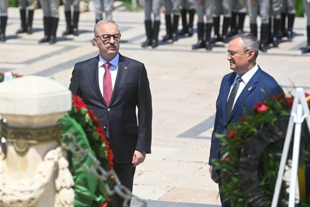 Discuție de o oră între Nicolae Ciucă și Vasile Dîncu. Ce i-a spus premierul ministrului Apărării