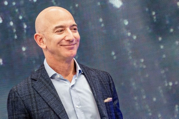 Jeff Bezos intenționează să doneze cea mai mare parte din averea de 124 de miliarde de dolari în scopuri caritabile