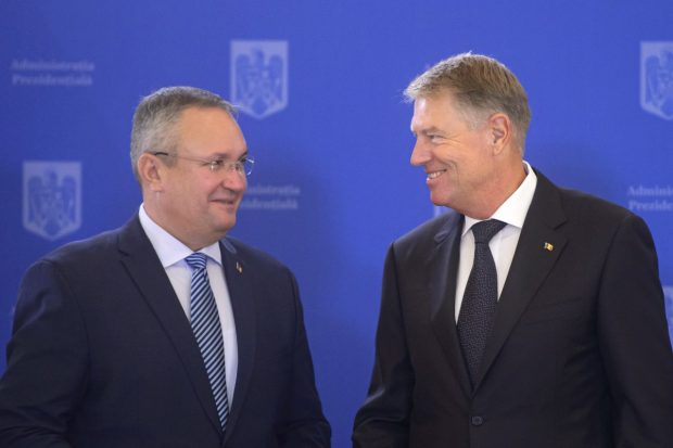 Ciucă spune că se simte vizat după declaraţiile lui Iohannis privind plagiatul: „Pun la dispoziţie ce e necesar, să se elucideze odată acest subiect”