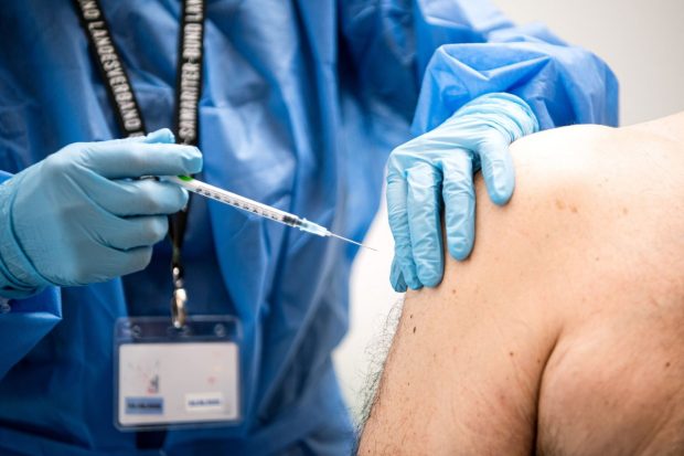 Moderna şi Merck vor dezvolta un vaccin cu ARN mesager împotriva cancerului de piele