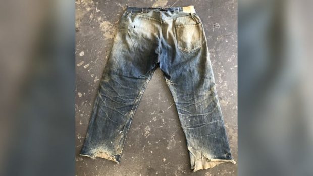 Blugi Levi’s din secolul al XIX-lea găsiți într-o mină au fost vânduți cu 87.400 de dolari
