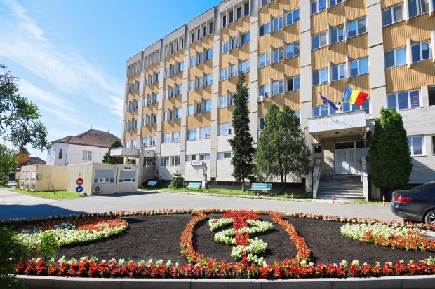 Incendiu în Policlinica Spitalului Turda. O femeie s-a autoevacuat și a fost dusă la spital
