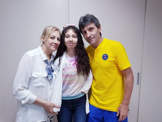 Ce se întâmplă cu Kassandra, fiica înfiată de Iosif Rotariu, după cele 50 de operații: „Trebuie să meargă la un control în Franța și să vedem ce spun medicii”