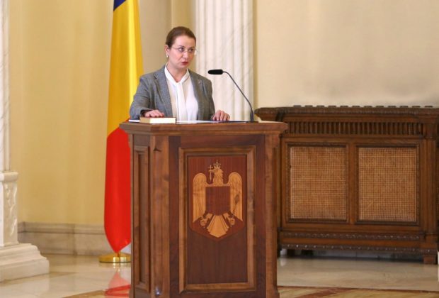 Societatea Academică Română solicită noului ministru al Educației să-și publice teza de doctorat pe site-ul ministerului