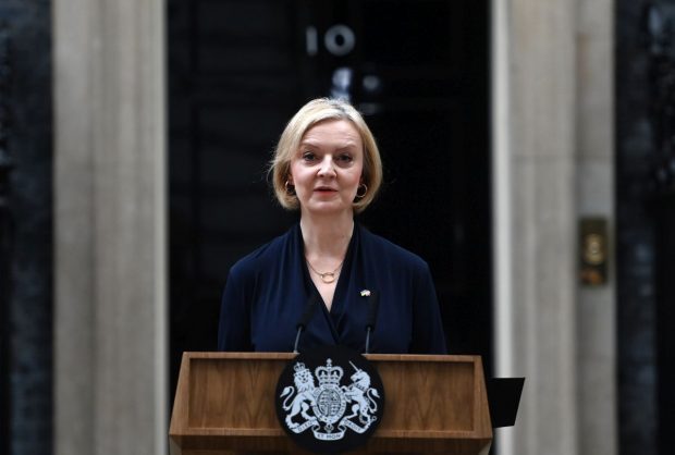 Liz Truss poate primi 115.000 de lire pe an pentru cele 45 de zile de prim-ministră. Criticii îi cer să refuze banii: „Este grotesc!”