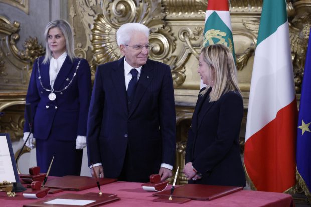 Giorgia Meloni și membrii cabinetului său au depus jurământul. Italia are, oficial, prima femeie premier