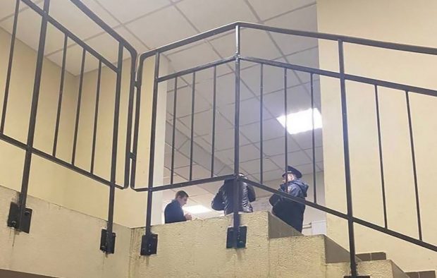 O rusoaică i-a trimis la cimitir pe polițiștii veniți acasă cu ordinul de mobilizare pentru soțul ei: „Să-i predea personal citația”