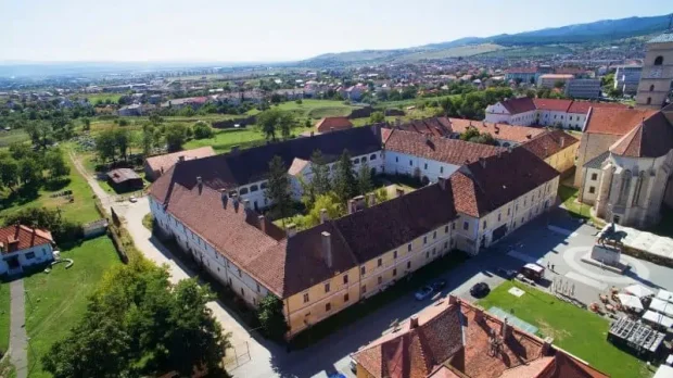 Palatul Principilor din Alba Iulia, redeschis special pentru expoziții unice dedicate Centenarului Încoronării. Ce vor putea vedea vizitatorii