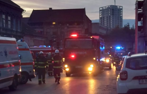 Plan roșu de intervenție activat în Timișoara din cauza unui miros puternic și înțepător dintr-o biserică: Peste 80 de persoane s-au autoevacuat