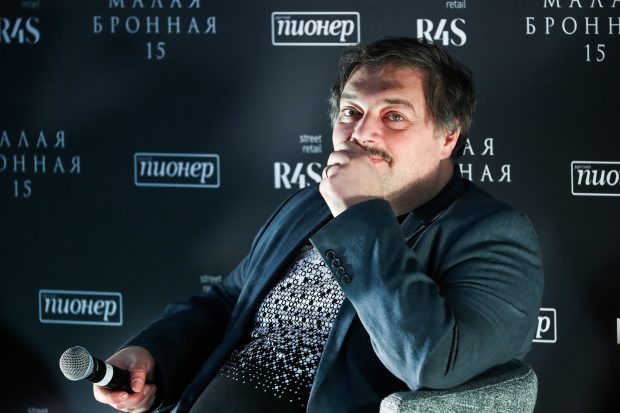 INTERVIU. Otrăvit în avion, disidentul rus Dmitri Bîkov crede că „regimul mai are între una și cinci luni la dispoziție. Putin nu va felicita țara de Anul Nou”