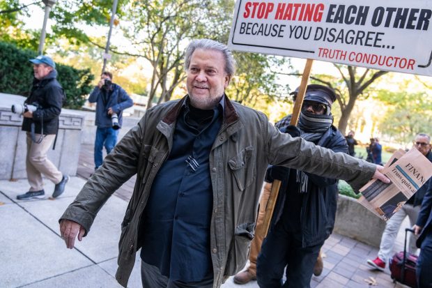 Steve Bannon, fostul strateg al lui Donald Trump, condamnat la 4 luni de închisoare pentru sfidarea Congresului american