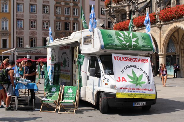 Germania se pregătește să dezincrimineze consumul de canabis. Ce prevede proiectul de reformă