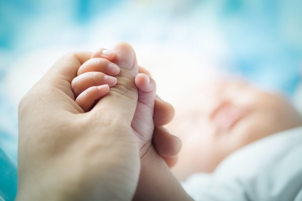Cum a încercat Ambasada Argentinei să aducă în România doi bebeluși de la o clinică pentru mame surogat din Kiev. Medic ucrainean: „Sunt copiii unor cetățeni străini”