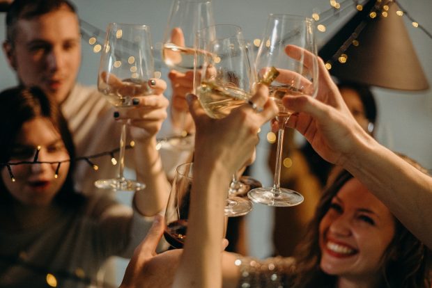 Cum să organizezi un eveniment Christmas party?