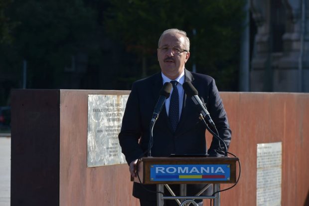 Primele declarații ale lui Dîncu după ce și-a anunțat demisia pe Facebook. „Aud pe surse de 6 luni că trebuie să demisionez. Nu mi-a cerut-o nimeni”