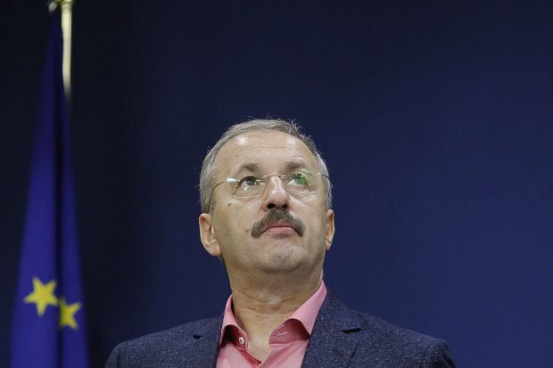 ”O chestiune de zile pînă la schimbarea lui Dîncu”, spun surse din PSD