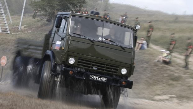 Doi recruți au murit și 11 au fost răniți, după ce un camion Kamaz condus de un soldat rus a dat peste ei