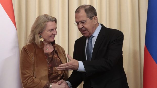 „Fabricile devin muzee fără gazul rusesc”. Editorial al controversatei Karin Kneissl, fost ministru austriac de externe, într-un ziar de la Moscova