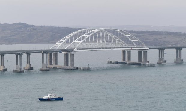 Podul Crimeei, proiectul de 3,6 miliarde de dolari al lui Putin. Ce înseamnă închiderea sa pentru Rusia