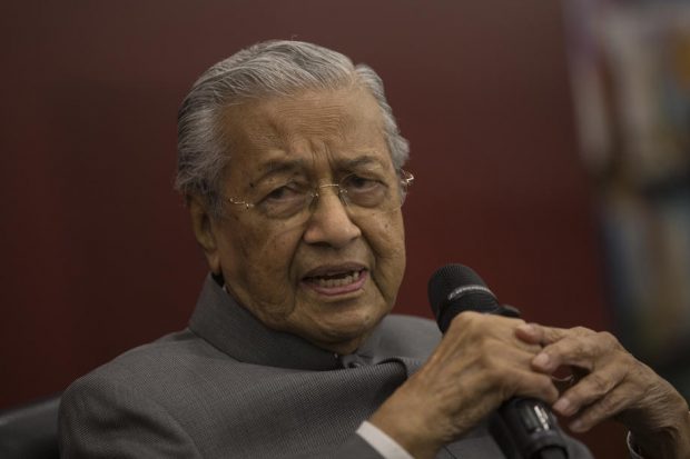 La 97 de ani, fostul lider malaezian Mahathir Mohamad candidează la alegerile parlamentare, cu posibilitatea de a fi, din nou, prim-ministru