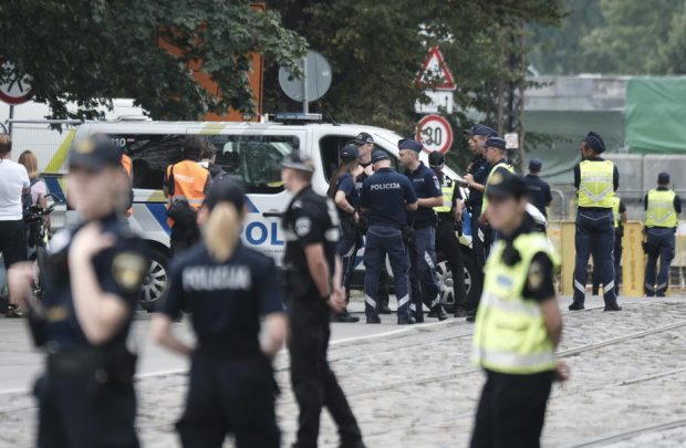 Un român, un bosniac și un italian, arestați în Germania pentru deținerea de materiale explozive