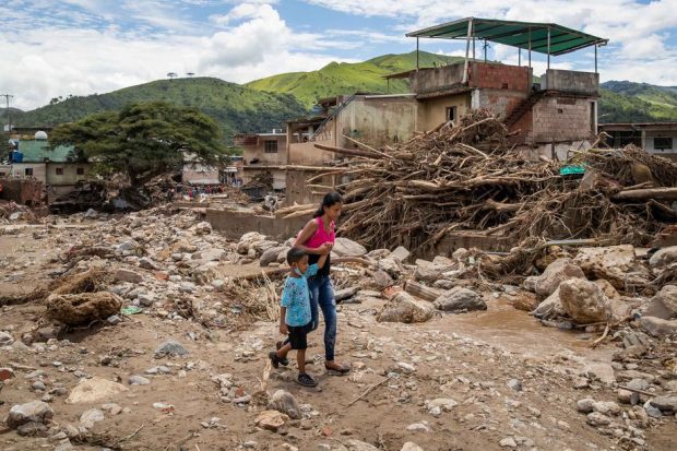 Cel puțin 36 de morți, după o alunecare de teren în Venezuela. Șanse mici de a fi găsiți supraviețuitori