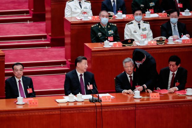 Noi imagini. Ce s-a întâmplat înainte ca fostul președinte chinez Hu Jintao să fie scos din sală de la Congresul Partidului