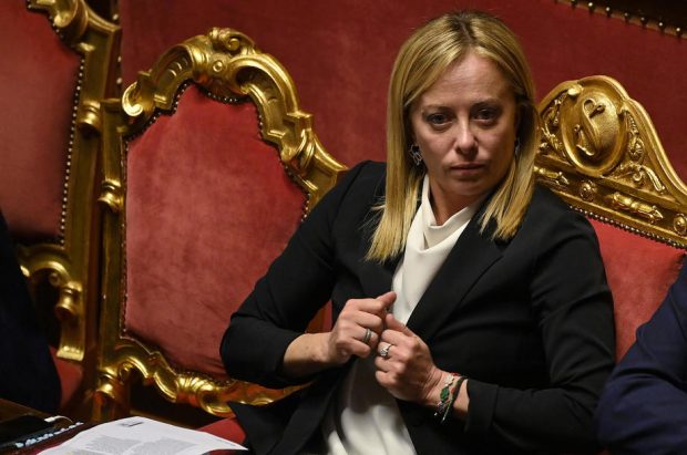 Una dintre victimele atacului armat din Roma era prietenă cu premierul Italiei, Giorgia Meloni