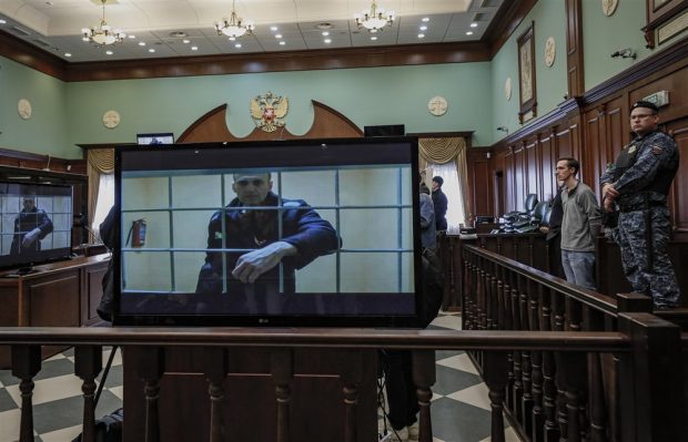 Navalnîi anunță că dă în judecată conducerea coloniei penitenciare pentru că nu i s-au dat ghete de iarnă
