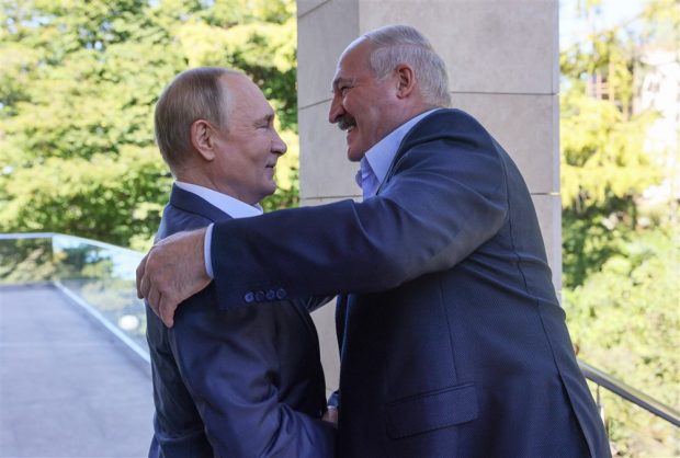 Lukașenko cere Kievului să se așeze la masa negocierilor și să renunțe la precondiții: „Mai ales atunci când discută cu gigantul Rusia”