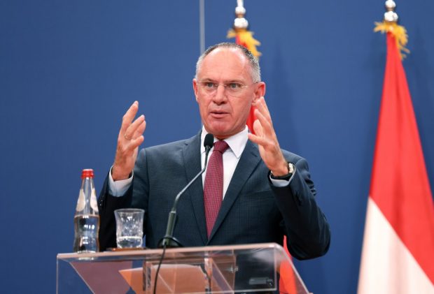 Eurodeputaţii austrieci susţin extinderea Schengen şi l-au criticat pe ministrul Gerhard Karner