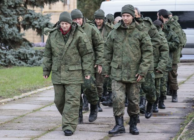 Oficiul ONU pentru drepturile omului spune că Rusia și Ucraina au torturat prizonieri de război