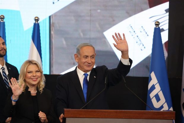 Netanyahu se întoarce la putere în Israel. Blocul partidelor de dreapta a câștigat majoritatea mandatelor în Parlament