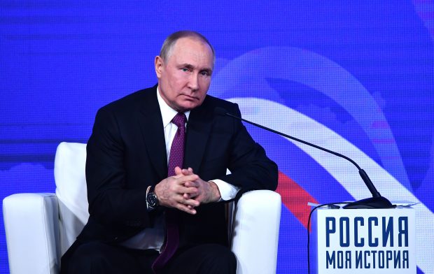 Vladimir Putin spune că Ucraina este un stat format din teritorii luate cu forța de la Ungaria, România sau Polonia. Reacția MAE
