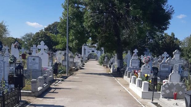 Cimitirele din Ploiești percep o taxă de „căutat morminte”. Decizia a fost votată de Consiliul Local