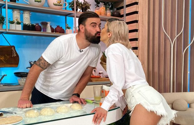 Soțul Addei, mesaj pentru artistă la câteva zile după ce aceasta a lansat prima carte. „Cu asta ai început un nou capitol”