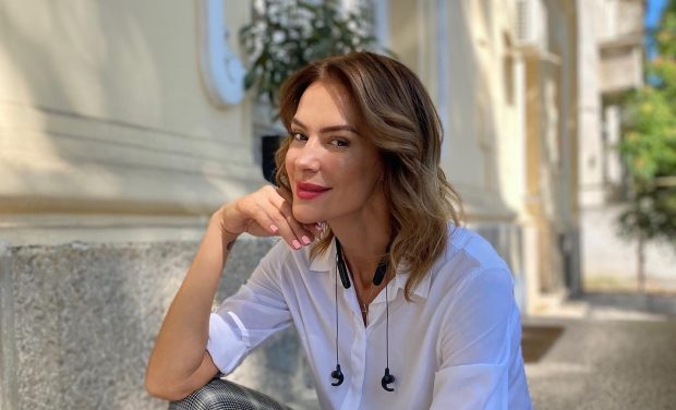Roxana Ciuhulescu a apelat la ajutorul medicului estetician. Cum arată la 44 de ani. „Nici cele mai avangardiste creme nu mai au efect”