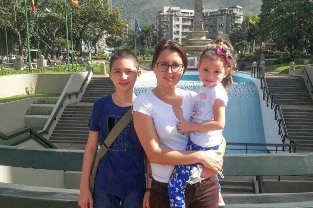 O româncă este blocată de ani de zile în Venezuela. Răspunsul autorităților când a cerut ajutor pentru repatriere: „Luați legătura cu familia sau amicii” 