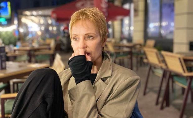 Lia Bugnar a ajuns la spital, după ce a căzut și și-a spart barba. Actrița, șocată de ceea ce i-a spus un polițist. „Dosar penal pentru vătămare corporală”