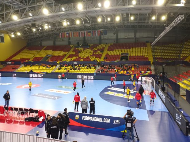 România câştigă cu mari emoţii împotriva Spaniei: gol în ultima clipă